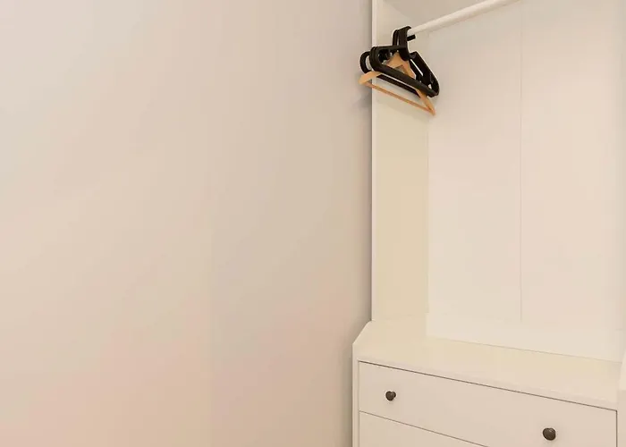 Liiiving In - Pool Paradise *