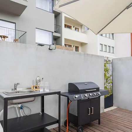 Liiiving In - Pool Paradise *