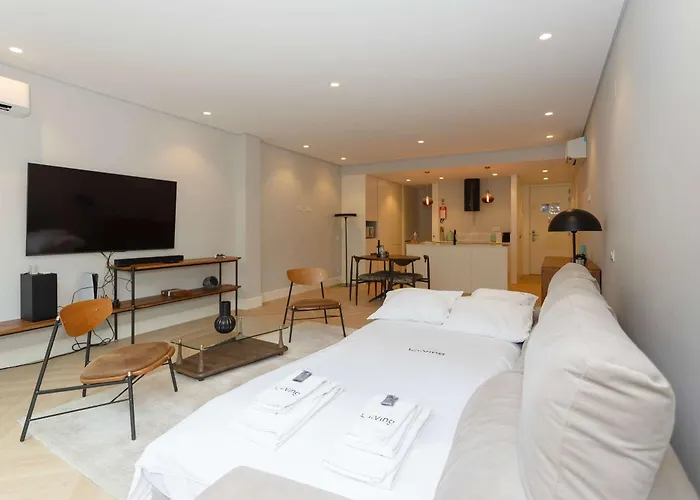 Liiiving In - Pool Paradise Porto