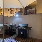 Liiiving In - Pool Paradise Apartmán *
