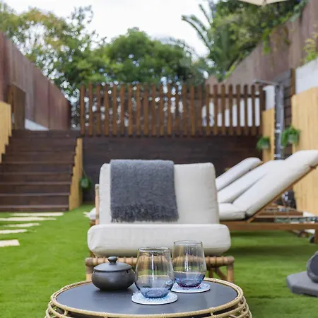 Liiiving In - Pool Paradise ポルト