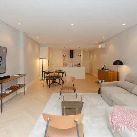 Liiiving In - Pool Paradise * ポルト