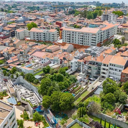 Liiiving In - Pool Paradise アパート