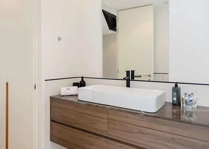 Liiiving In - Pool Paradise Appartement Oporto