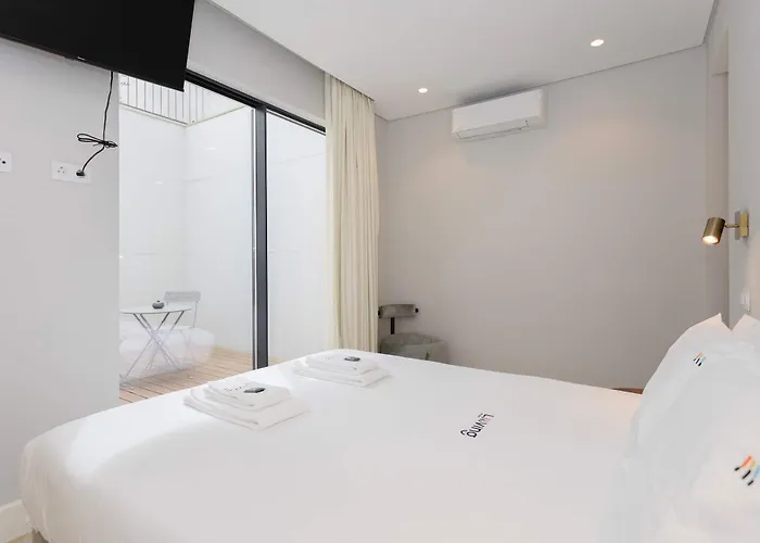 Liiiving In - Pool Paradise Oporto