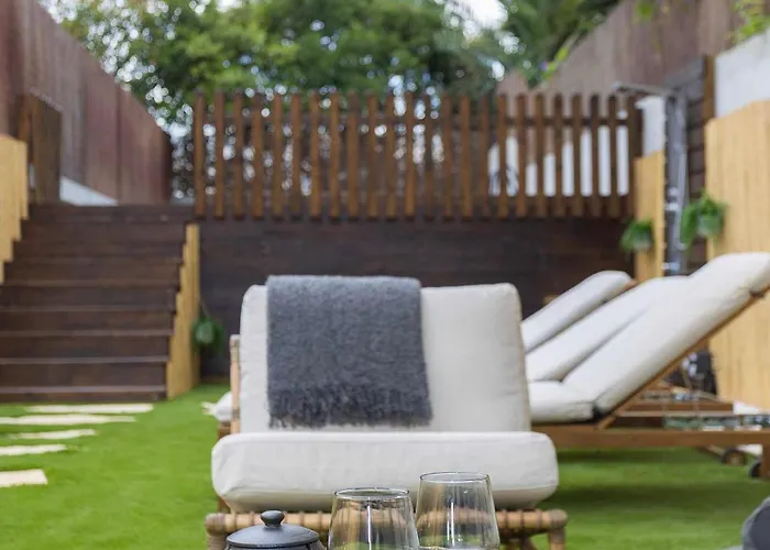 Liiiving In - Pool Paradise Oporto