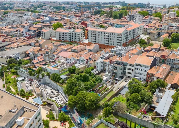 Liiiving In - Pool Paradise Апартаменты