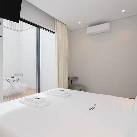 Liiiving In - Pool Paradise Oporto