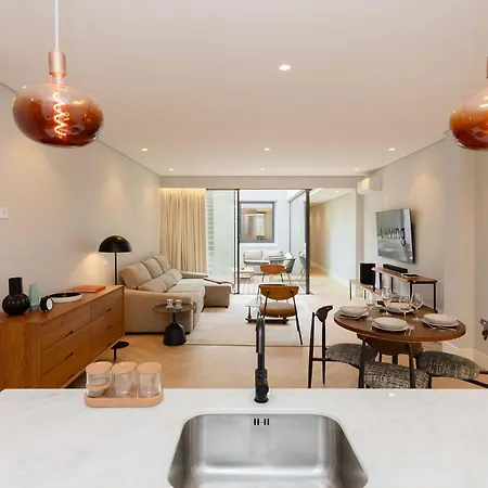 Liiiving In - Pool Paradise *