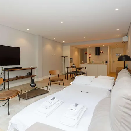 Liiiving In - Pool Paradise Oporto