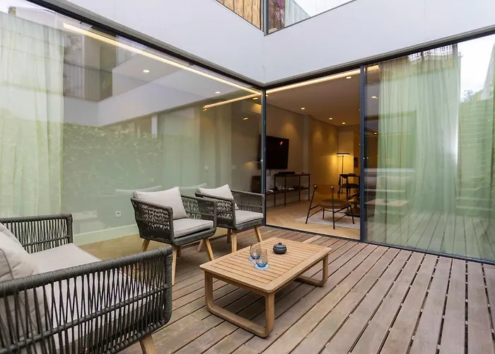 Liiiving In - Pool Paradise Porto